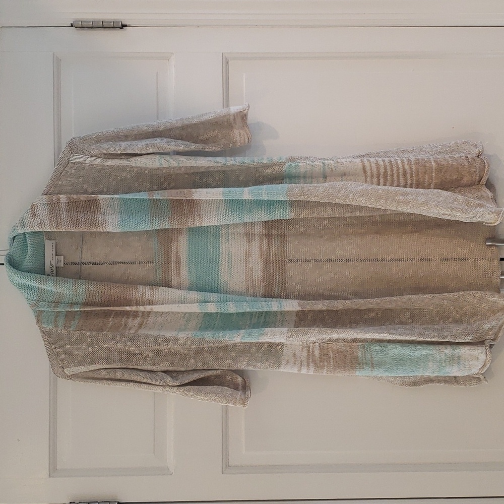 Light cardigan by Curio